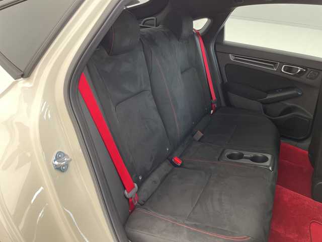 ホンダ シビック タイプR 愛知県 2025(令7)年 0.1千km チャンピオンシップホワイト 登録済未使用車/純正8型ディスプレイオーディオナビ/プレミアムフロアマット/レーダークルーズコントロール/キャリパー/バックカメラ/6速ＭＴ/コーナーセンサー/純正アルミホイール/ブラインドスポットモニター/ETC2.0/LEDヘッドライト/オートライト/衝突軽減システム/フルセグ/Bluetooth/ステアリングスイッチ/スマートキー/プッシュスタート