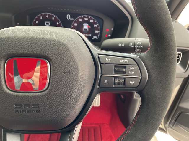 ホンダ シビック タイプR 愛知県 2025(令7)年 0.1千km チャンピオンシップホワイト 登録済未使用車/純正8型ディスプレイオーディオナビ/プレミアムフロアマット/レーダークルーズコントロール/キャリパー/バックカメラ/6速ＭＴ/コーナーセンサー/純正アルミホイール/ブラインドスポットモニター/ETC2.0/LEDヘッドライト/オートライト/衝突軽減システム/フルセグ/Bluetooth/ステアリングスイッチ/スマートキー/プッシュスタート