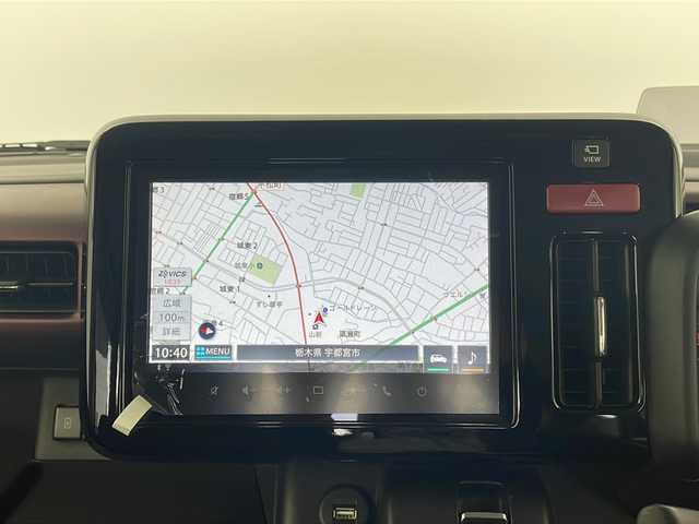 スズキ スペーシア カスタム HYBRID XS 栃木県 2023(令5)年 1万km スチールシルバーM 純正9インチナビ/　Apple CarPlay/Android Auto/Bluetooth/フルセグTV/HDMI/FM/AM/スズキセーフティサポート/・デュアルセンサーブレーキサポート/・誤発進抑制/・車線維持支援/・車線逸脱抑制/・アダプティブクルーズコントロール/・ハイビームアシスト/・標識認識/・ふらつき警報/・発進お知らせ/全周囲カメラ/マルチユースフラップ/両側パワースライドドア/ETC/シートヒーター(D/N席)/ステアリングヒーター/ベンチシート/助手席シートアンダーボックス/純正15インチアルミホイール/スマートキー/サイド+カーテンエアバッグ
