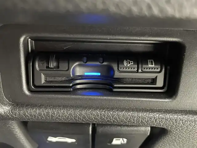 日産 エクストレイル ハイブリッド 20X エクストリーマーX 熊本県 2017(平29)年 5.2万km チタニウムカーキ ４WD/純正ナビ(MM517D-L)/(フルセグTV・Bluetooth・CD・DVD・SD・USB)/全方位カメラ/バックカメラ/プロパイロット/エマージェンシーブレーキ/レーンキープアシスト/アダブティブクルーズコントロール/前後コーナーセンサー/デジタルインナーミラー/電動リアゲート/ETC/ドライブレコーダー/プッシュスタート/スマートキー/LEDヘッドライト/オートライト/フロントフォグ/取扱説明書