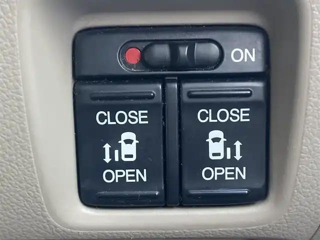 ホンダ Ｎ ＢＯＸ G Lパッケージ 熊本県 2013(平25)年 14.2万km ベージュ 純正ナビ/・AM/FM/CD/SD/USB/・ワンセグTV/・バックカメラ/両側電動スライドドア/横滑り防止装置/ヘッドライトレベライザー/電動格納ミラー/ETC/純正フロアマット/ステアリングスイッチ/プッシュスタート