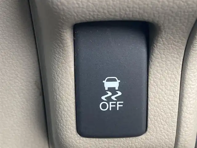ホンダ Ｎ ＢＯＸ G Lパッケージ 熊本県 2013(平25)年 14.2万km ベージュ 純正ナビ/・AM/FM/CD/SD/USB/・ワンセグTV/・バックカメラ/両側電動スライドドア/横滑り防止装置/ヘッドライトレベライザー/電動格納ミラー/ETC/純正フロアマット/ステアリングスイッチ/プッシュスタート