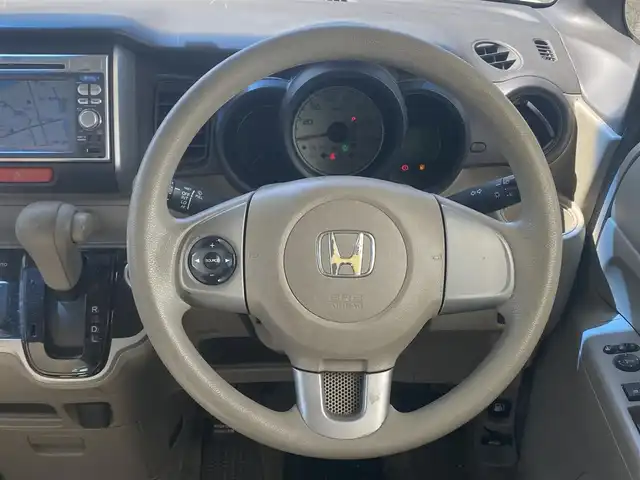 ホンダ Ｎ ＢＯＸ G Lパッケージ 熊本県 2013(平25)年 14.2万km ベージュ 純正ナビ/・AM/FM/CD/SD/USB/・ワンセグTV/・バックカメラ/両側電動スライドドア/横滑り防止装置/ヘッドライトレベライザー/電動格納ミラー/ETC/純正フロアマット/ステアリングスイッチ/プッシュスタート