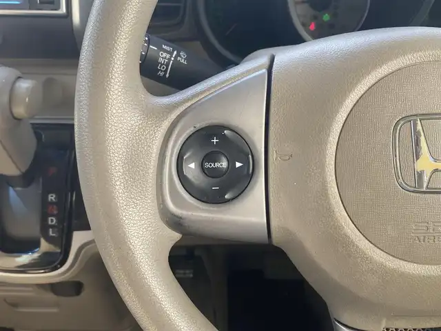 ホンダ Ｎ ＢＯＸ G Lパッケージ 熊本県 2013(平25)年 14.2万km ベージュ 純正ナビ/・AM/FM/CD/SD/USB/・ワンセグTV/・バックカメラ/両側電動スライドドア/横滑り防止装置/ヘッドライトレベライザー/電動格納ミラー/ETC/純正フロアマット/ステアリングスイッチ/プッシュスタート