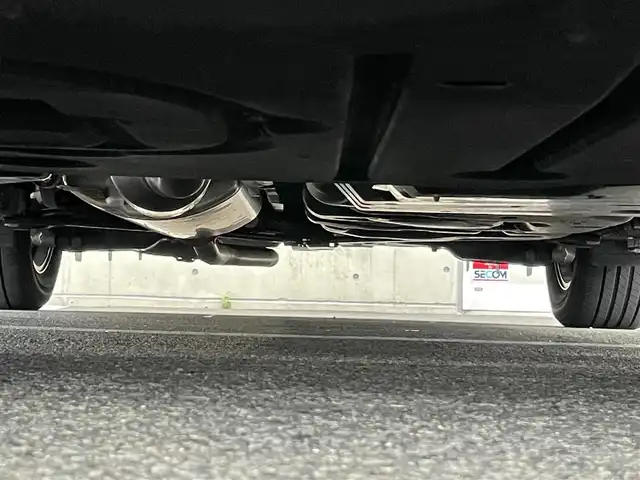 トヨタ アルファードハイブリット エグゼクティブ ラウンジ 長野県 2023(令5)年 1.4万km ブラック ワンオーナー/14インチ純正ディスプレイオーディオ（コネクティッドナビ対応）/ニュートラルベージュレザーシート/左右独立ムーンルーフ/JBLプレミアムサウンドシステム/14インチフリップダウンモニター（リヤエンターテインメントシステム）/メーカーオプションCD/DVDデッキ/メーカーオプション両側ユニバーサルステップ/エグゼクティブラウンジ用フロアマット/AC100V電源/おくだけ充電/トヨタセーフティセンス/ドアバイザー/バックカメラ・全方位カメラ/ETC2.0/前後ドライブレコーダー/両側パワースライドドア/プッシュスタート/追従機能付クルーズコントロール/オットマン