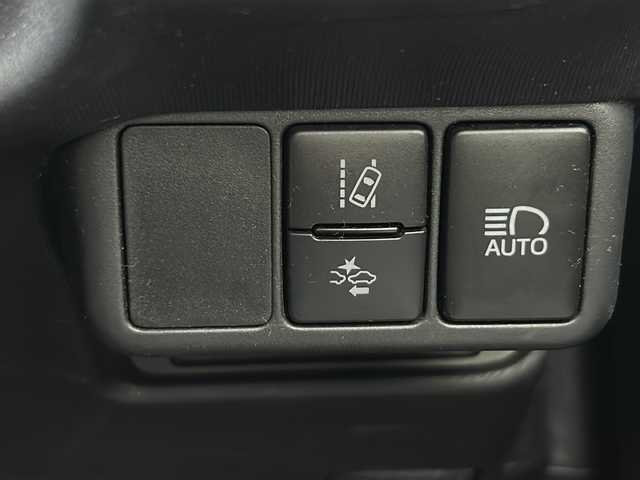 トヨタ アクア S スタイルブラック 山梨県 2016(平28)年 4万km ライムホワイトパールクリスタルシャイン トヨタセーフティセンス/　・プリクラッシュセーフティ/　・レーンディパーチャーアラート/TRDエアロ(フロント、サイド)/純正ナビ/　(CD/フルセグ/BT)/バックカメラ/オートライト/社外15インチアルミホイール/コーナーセンサー/フルオートエアコン/スマートキー/ビルトインETC2.0