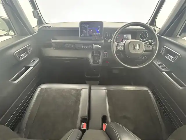 ホンダ Ｎ ＢＯＸ カスタム ターボ 熊本県 2024(令6)年 2.8万km プラチナホワイトパール 社外８インチナビMDV-S810L（ＣＤ・ＤＶＤ・フルセグ・ＢＴ・ＳＤ・ＵＳＢ）/バックカメラ　/ビルトインＥＴＣ　/両側パワースライドドア　/レーダークルーズコントロール　/車線逸脱警報/衝突軽減ブレーキ/路外逸脱制御機能/踏み間違い衝突軽減システム/パーキングセンサー警報/横滑り防止/アイドリングストップ/前後クリアランスソナー　/前席シートヒーター/ハーフレザーシート/パドルシフト/社外フロアマット/純正１５インチAW/オートライト/LEDヘッドライト/スマートキー/プッシュスタート