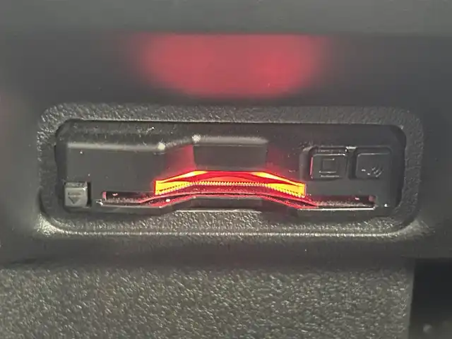 ホンダ Ｎ ＢＯＸ カスタム ターボ 熊本県 2024(令6)年 2.8万km プラチナホワイトパール 社外８インチナビMDV-S810L（ＣＤ・ＤＶＤ・フルセグ・ＢＴ・ＳＤ・ＵＳＢ）/バックカメラ　/ビルトインＥＴＣ　/両側パワースライドドア　/レーダークルーズコントロール　/車線逸脱警報/衝突軽減ブレーキ/路外逸脱制御機能/踏み間違い衝突軽減システム/パーキングセンサー警報/横滑り防止/アイドリングストップ/前後クリアランスソナー　/前席シートヒーター/ハーフレザーシート/パドルシフト/社外フロアマット/純正１５インチAW/オートライト/LEDヘッドライト/スマートキー/プッシュスタート