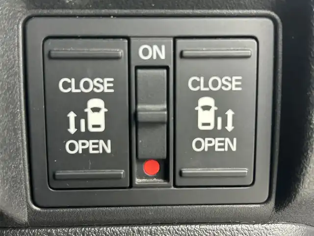 ホンダ Ｎ ＢＯＸ カスタム ターボ 熊本県 2024(令6)年 2.8万km プラチナホワイトパール 社外８インチナビMDV-S810L（ＣＤ・ＤＶＤ・フルセグ・ＢＴ・ＳＤ・ＵＳＢ）/バックカメラ　/ビルトインＥＴＣ　/両側パワースライドドア　/レーダークルーズコントロール　/車線逸脱警報/衝突軽減ブレーキ/路外逸脱制御機能/踏み間違い衝突軽減システム/パーキングセンサー警報/横滑り防止/アイドリングストップ/前後クリアランスソナー　/前席シートヒーター/ハーフレザーシート/パドルシフト/社外フロアマット/純正１５インチAW/オートライト/LEDヘッドライト/スマートキー/プッシュスタート