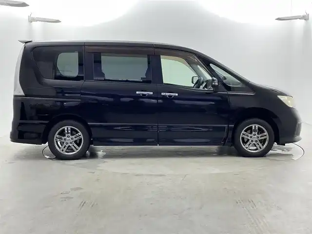 日産 セレナ ハイウェイスター 福井県 2011(平23)年 12.1万km スーパーブラック 純正ナビ　/両側パワースライドドア　/ＥＴＣ　/ダブルエアコン　/プッシュスタート　/スマートキー　/オートライト