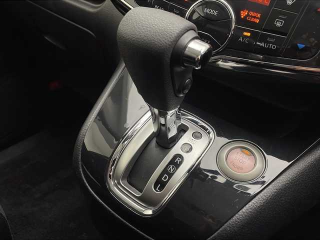 日産 セレナ ハイウェイスター Vセレクション 宮崎県 2012(平24)年 9.3万km オーロラモーヴ 禁煙車/純正ビルトイン8型ナビTV/（CN-L800SED/CD/DVD/Bluetooth/フルセグTV）/純正バックカメラ/純正キセノンオートライト/純正フォグ/純正エアロ/純正16インチアルミ/純正フロアマット/社外リアフリップダウンモニター/（アルパイン）/両側電動スライドドア/クルーズコントロール/Wオートエアコン/ウインカードアミラー/ETC/インテリジェントキー/プッシュエンジンスタート
