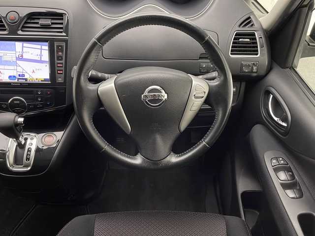 日産 セレナ ハイウェイスター Vセレクション 宮崎県 2012(平24)年 9.3万km オーロラモーヴ 禁煙車/純正ビルトイン8型ナビTV/（CN-L800SED/CD/DVD/Bluetooth/フルセグTV）/純正バックカメラ/純正キセノンオートライト/純正フォグ/純正エアロ/純正16インチアルミ/純正フロアマット/社外リアフリップダウンモニター/（アルパイン）/両側電動スライドドア/クルーズコントロール/Wオートエアコン/ウインカードアミラー/ETC/インテリジェントキー/プッシュエンジンスタート