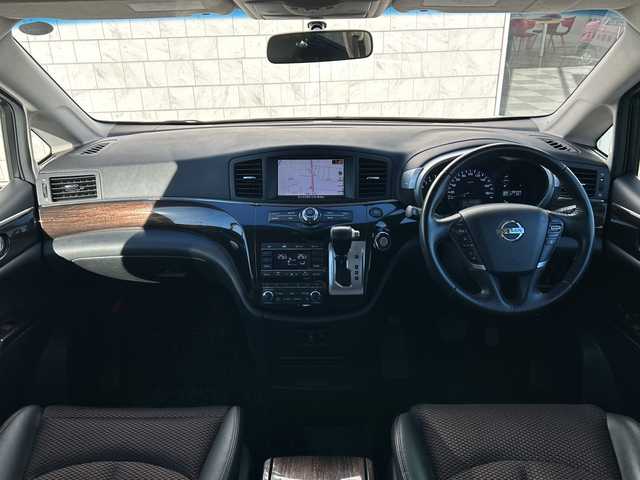 日産 エルグランド 350ハイウェイスター 茨城県 2011(平23)年 9.9万km ブリリアントホワイトパール ワンオーナー/純正HDDナビ/(地デジTV・CD・DVD・BT・ラジオ再生)/両側パワースライドドア/後席フリップダウンモニター/コーナーセンサー/ハーフレザーシート/オットマン/全方位カメラ/ETC/オートライト/HIDヘッドライト/純正18inアルミホイール/フロアマット/スマートキー/スペアキー/取扱説明書/保証書