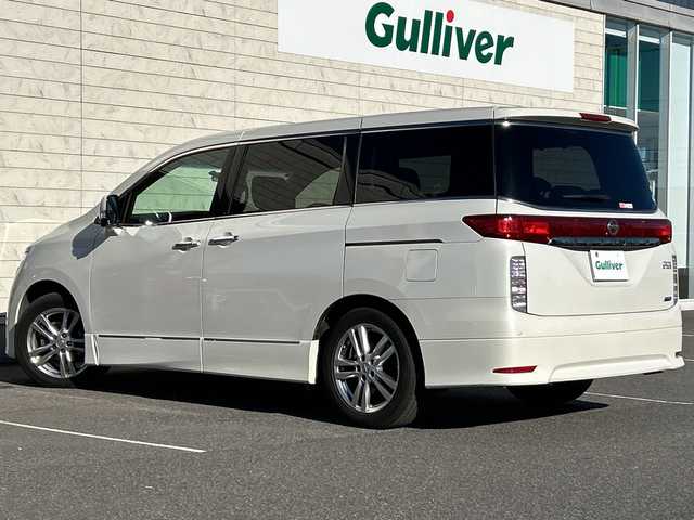日産 エルグランド 350ハイウェイスター 茨城県 2011(平23)年 9.9万km ブリリアントホワイトパール ワンオーナー/純正HDDナビ/(地デジTV・CD・DVD・BT・ラジオ再生)/両側パワースライドドア/後席フリップダウンモニター/コーナーセンサー/ハーフレザーシート/オットマン/全方位カメラ/ETC/オートライト/HIDヘッドライト/純正18inアルミホイール/フロアマット/スマートキー/スペアキー/取扱説明書/保証書
