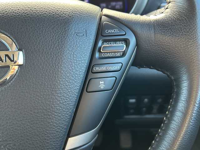 日産 エルグランド 350ハイウェイスター 茨城県 2011(平23)年 9.9万km ブリリアントホワイトパール ワンオーナー/純正HDDナビ/(地デジTV・CD・DVD・BT・ラジオ再生)/両側パワースライドドア/後席フリップダウンモニター/コーナーセンサー/ハーフレザーシート/オットマン/全方位カメラ/ETC/オートライト/HIDヘッドライト/純正18inアルミホイール/フロアマット/スマートキー/スペアキー/取扱説明書/保証書