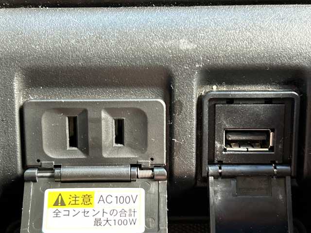 日産 エルグランド 350ハイウェイスター 茨城県 2011(平23)年 9.9万km ブリリアントホワイトパール ワンオーナー/純正HDDナビ/(地デジTV・CD・DVD・BT・ラジオ再生)/両側パワースライドドア/後席フリップダウンモニター/コーナーセンサー/ハーフレザーシート/オットマン/全方位カメラ/ETC/オートライト/HIDヘッドライト/純正18inアルミホイール/フロアマット/スマートキー/スペアキー/取扱説明書/保証書