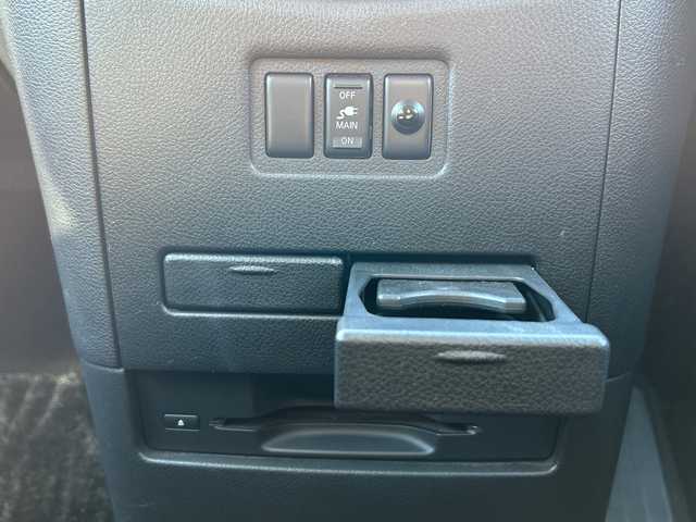 日産 エルグランド 350ハイウェイスター 茨城県 2011(平23)年 9.9万km ブリリアントホワイトパール ワンオーナー/純正HDDナビ/(地デジTV・CD・DVD・BT・ラジオ再生)/両側パワースライドドア/後席フリップダウンモニター/コーナーセンサー/ハーフレザーシート/オットマン/全方位カメラ/ETC/オートライト/HIDヘッドライト/純正18inアルミホイール/フロアマット/スマートキー/スペアキー/取扱説明書/保証書