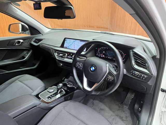 ＢＭＷ ＢＭＷ １１８ｄ プレイ エディションジョイ+ 千葉県 2020(令2)年 3.9万km 白 コンフォートＰＫＧ　/ＡＣＣ　/ナビ　/Ｂｌｕｅｔｏｏｔｈ接続　/Ｂカメラ　/電動リアゲート　/コンフォートアクセス　/電動シート　/ＬＥＤヘッドライト　/ミラー型ＥＴＣ　/衝突軽減Ｂ　/ＢＳＭ　/ＬＫＡ/ドラレコ　/禁煙車
