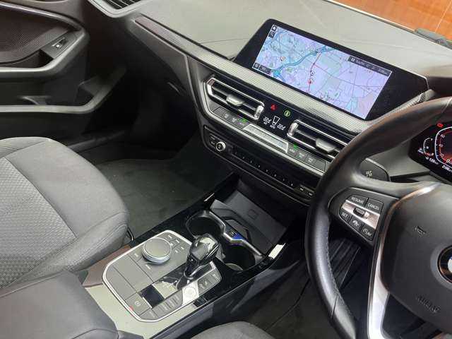 ＢＭＷ ＢＭＷ １１８ｄ プレイ エディションジョイ+ 千葉県 2020(令2)年 3.9万km 白 コンフォートＰＫＧ　/ＡＣＣ　/ナビ　/Ｂｌｕｅｔｏｏｔｈ接続　/Ｂカメラ　/電動リアゲート　/コンフォートアクセス　/電動シート　/ＬＥＤヘッドライト　/ミラー型ＥＴＣ　/衝突軽減Ｂ　/ＢＳＭ　/ＬＫＡ/ドラレコ　/禁煙車