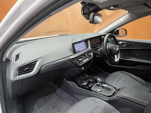 ＢＭＷ ＢＭＷ １１８ｄ プレイ エディションジョイ+ 千葉県 2020(令2)年 3.9万km 白 コンフォートＰＫＧ　/ＡＣＣ　/ナビ　/Ｂｌｕｅｔｏｏｔｈ接続　/Ｂカメラ　/電動リアゲート　/コンフォートアクセス　/電動シート　/ＬＥＤヘッドライト　/ミラー型ＥＴＣ　/衝突軽減Ｂ　/ＢＳＭ　/ＬＫＡ/ドラレコ　/禁煙車