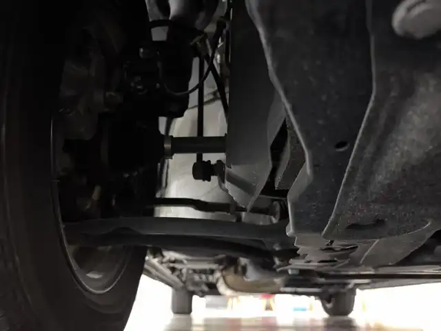 日産 セレナ e－パワー ハイウェイスター V 三重県 2020(令2)年 1.1万km ブリリアントホワイトパール e-POWER/FF/インパネCVT/純正 9インチナビ MM519D-L/（iPod/USB/SD/CD/DVD/Blu-ray/TV/FM/AM/Bluetooth/MUSIC STOCKER/HDMI）/両側ハンズフリーオートスライドドア/ドライブレコーダー 前方/ビルトイン ETC/安全装備/・インテリジェント エマージェンシーブレーキ/・LDW（車線逸脱警報）/・プロパイロット　/・全車速追従機能付レーダークルーズ/・後側方車両検知警報システム（BSW/BSI）/・クロストラフィックアラート（後方）/・インテリジェントDA（ふらつき検知）/・電動パーキングブレーキ＆ブレーキホールド/・標識検知機能（進入禁止・最高速度・一時停止）/・踏み間違い防止アシスト/など/装備/・オートライト/・ハイビームアシスト/・LEDヘッドライト/・フロントフォグライト/・ステアリングスイッチ/・前後独立オートエアコン/・純正15inAW/・保/取/・インテリジェントキーx2/など