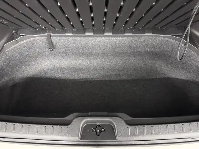 日産 セレナ e－パワー ハイウェイスター V 三重県 2020(令2)年 1.1万km ブリリアントホワイトパール e-POWER/FF/インパネCVT/純正 9インチナビ MM519D-L/（iPod/USB/SD/CD/DVD/Blu-ray/TV/FM/AM/Bluetooth/MUSIC STOCKER/HDMI）/両側ハンズフリーオートスライドドア/ドライブレコーダー 前方/ビルトイン ETC/安全装備/・インテリジェント エマージェンシーブレーキ/・LDW（車線逸脱警報）/・プロパイロット　/・全車速追従機能付レーダークルーズ/・後側方車両検知警報システム（BSW/BSI）/・クロストラフィックアラート（後方）/・インテリジェントDA（ふらつき検知）/・電動パーキングブレーキ＆ブレーキホールド/・標識検知機能（進入禁止・最高速度・一時停止）/・踏み間違い防止アシスト/など/装備/・オートライト/・ハイビームアシスト/・LEDヘッドライト/・フロントフォグライト/・ステアリングスイッチ/・前後独立オートエアコン/・純正15inAW/・保/取/・インテリジェントキーx2/など