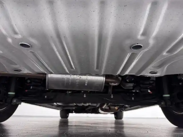 日産 セレナ e－パワー ハイウェイスター V 三重県 2020(令2)年 1.1万km ブリリアントホワイトパール e-POWER/FF/インパネCVT/純正 9インチナビ MM519D-L/（iPod/USB/SD/CD/DVD/Blu-ray/TV/FM/AM/Bluetooth/MUSIC STOCKER/HDMI）/両側ハンズフリーオートスライドドア/ドライブレコーダー 前方/ビルトイン ETC/安全装備/・インテリジェント エマージェンシーブレーキ/・LDW（車線逸脱警報）/・プロパイロット　/・全車速追従機能付レーダークルーズ/・後側方車両検知警報システム（BSW/BSI）/・クロストラフィックアラート（後方）/・インテリジェントDA（ふらつき検知）/・電動パーキングブレーキ＆ブレーキホールド/・標識検知機能（進入禁止・最高速度・一時停止）/・踏み間違い防止アシスト/など/装備/・オートライト/・ハイビームアシスト/・LEDヘッドライト/・フロントフォグライト/・ステアリングスイッチ/・前後独立オートエアコン/・純正15inAW/・保/取/・インテリジェントキーx2/など