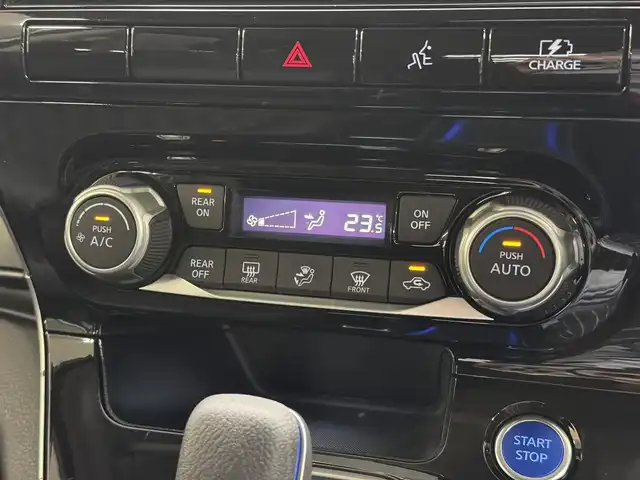 日産 セレナ e－パワー ハイウェイスター V 三重県 2020(令2)年 1.1万km ブリリアントホワイトパール e-POWER/FF/インパネCVT/純正 9インチナビ MM519D-L/（iPod/USB/SD/CD/DVD/Blu-ray/TV/FM/AM/Bluetooth/MUSIC STOCKER/HDMI）/両側ハンズフリーオートスライドドア/ドライブレコーダー 前方/ビルトイン ETC/安全装備/・インテリジェント エマージェンシーブレーキ/・LDW（車線逸脱警報）/・プロパイロット　/・全車速追従機能付レーダークルーズ/・後側方車両検知警報システム（BSW/BSI）/・クロストラフィックアラート（後方）/・インテリジェントDA（ふらつき検知）/・電動パーキングブレーキ＆ブレーキホールド/・標識検知機能（進入禁止・最高速度・一時停止）/・踏み間違い防止アシスト/など/装備/・オートライト/・ハイビームアシスト/・LEDヘッドライト/・フロントフォグライト/・ステアリングスイッチ/・前後独立オートエアコン/・純正15inAW/・保/取/・インテリジェントキーx2/など