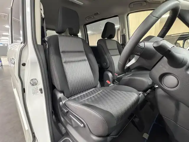 日産 セレナ e－パワー ハイウェイスター V 三重県 2020(令2)年 1.1万km ブリリアントホワイトパール e-POWER/FF/インパネCVT/純正 9インチナビ MM519D-L/（iPod/USB/SD/CD/DVD/Blu-ray/TV/FM/AM/Bluetooth/MUSIC STOCKER/HDMI）/両側ハンズフリーオートスライドドア/ドライブレコーダー 前方/ビルトイン ETC/安全装備/・インテリジェント エマージェンシーブレーキ/・LDW（車線逸脱警報）/・プロパイロット　/・全車速追従機能付レーダークルーズ/・後側方車両検知警報システム（BSW/BSI）/・クロストラフィックアラート（後方）/・インテリジェントDA（ふらつき検知）/・電動パーキングブレーキ＆ブレーキホールド/・標識検知機能（進入禁止・最高速度・一時停止）/・踏み間違い防止アシスト/など/装備/・オートライト/・ハイビームアシスト/・LEDヘッドライト/・フロントフォグライト/・ステアリングスイッチ/・前後独立オートエアコン/・純正15inAW/・保/取/・インテリジェントキーx2/など