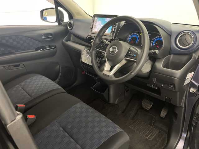 日産 デイズ HWS G ターボ プロパイロットED 宮崎県 2019(令1)年 4.6万km プレミアムパープルP プロパイロット/エマージェンシーブレーキ/車線逸脱警報/車線逸脱防止支援/オートマチックハイビーム/コーナーセンサー/純正9インチSDナビ/フルセグTV/CD/DVD/Bluetooth/アラウンドビューモニター/LEDヘッドライト/純正ナビ一体型ドライブレコーダー/ETC/純正15インチAW/スマートキー×2/保証書/取扱説明書