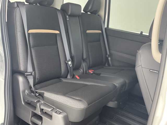 日産 セレナ ハイウェイスター V 沖縄県 2023(令5)年 1.3万km パールⅡ 純正ナビ/（フルセグTV Bluetooth USB HDMI　）/全方位カメラ/純正フリップダウンモニター/前後ドライブレコーダー/ETC/前後コーナーセンサー/プロパイロット/両側パワースライドドア/LEDヘッドライト/シートヒーター/純正フロアマット/スペアキー１本