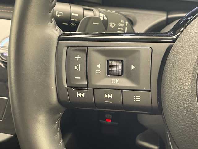 日産 セレナ ハイウェイスター V 沖縄県 2023(令5)年 1.3万km パールⅡ 純正ナビ/（フルセグTV Bluetooth USB HDMI　）/全方位カメラ/純正フリップダウンモニター/前後ドライブレコーダー/ETC/前後コーナーセンサー/プロパイロット/両側パワースライドドア/LEDヘッドライト/シートヒーター/純正フロアマット/スペアキー１本