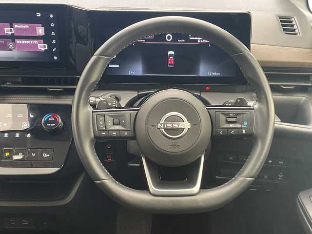 日産 セレナ ハイウェイスター V 沖縄県 2023(令5)年 1.3万km パールⅡ 純正ナビ/（フルセグTV Bluetooth USB HDMI　）/全方位カメラ/純正フリップダウンモニター/前後ドライブレコーダー/ETC/前後コーナーセンサー/プロパイロット/両側パワースライドドア/LEDヘッドライト/シートヒーター/純正フロアマット/スペアキー１本