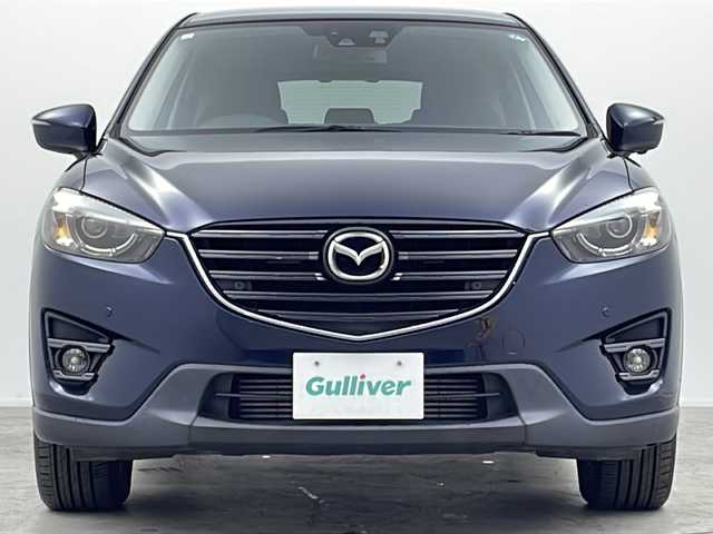 マツダ ＣＸ－５ XD プロアクティブ 大阪府 2015(平27)年 5.4万km ディープクリスタルブルーマイカ 純正SDナビ/【フルセグTV/Bluetooth/CD/DVD/USB/FM/AM】/BSM/バックカメラ/サイドカメラ/ETC/セーフティクルーズパッケージ/・スマートブレーキサポート/・レーダークルーズコントロール/・スマートシティブレーキサポート(後退時)/・誤発進抑制制御/・リアパーキングセンサー/・フロントフォグランプ/・ドライバーアテンションアラート/前後コーナーセンサー/LEDヘッドライト/オートハイビーム/オートライト/ステアリングスイッチ/オートリトラミラー/オートワイパー/純正フロアマット/純正17インチAW/