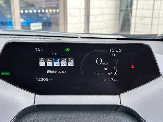 トヨタ プリウス Z 埼玉県 2023(令5)年 1.3万km アティチュードブラックマイカ 外部検査実施済み/ムーンルーフ/純正メモリナビ/ (フルセグTV/Bluetooth/USB/Miracast)/パノラミックビューモニター/ビルトインETC2.0/前後ドライブレコーダー/デジタルインナーミラー/レザーシート/D席パワーシート【メモリ機能あり】/前席シートヒーター/エアシート/パワーバックドア/ステアリングヒーター/TOYOTA Safety Sense/・レーダークルーズ コントロール/・プリクラッシュセーフティ/・レーントレーシングアシスト/・レーンディパーチャーアラート/・ロードサインアシスト/・先行車発進告知機能/・オートマチックハイビーム/ブラインドスポットモニター/プロアクティブドライビングアシスト/リアクロストラフィックアラート/リアカメラディクション/パーキングサポートブレーキ/安心降車アシスト/横滑り防止機能/スマートキー/純正19インチアルミホイール/置くだけ充電/100V電源/純正LEDヘッドライト/カーテンエアバック/スペアキー1本/保証書/取扱説明書