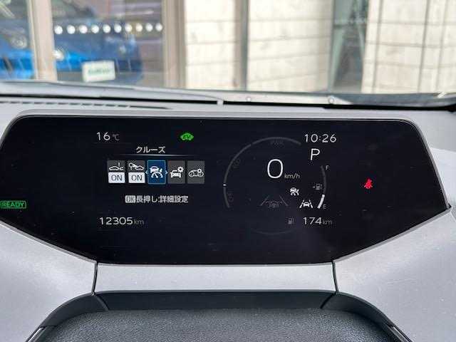 トヨタ プリウス Z 埼玉県 2023(令5)年 1.3万km アティチュードブラックマイカ 外部検査実施済み/ムーンルーフ/純正メモリナビ/ (フルセグTV/Bluetooth/USB/Miracast)/パノラミックビューモニター/ビルトインETC2.0/前後ドライブレコーダー/デジタルインナーミラー/レザーシート/D席パワーシート【メモリ機能あり】/前席シートヒーター/エアシート/パワーバックドア/ステアリングヒーター/TOYOTA Safety Sense/・レーダークルーズ コントロール/・プリクラッシュセーフティ/・レーントレーシングアシスト/・レーンディパーチャーアラート/・ロードサインアシスト/・先行車発進告知機能/・オートマチックハイビーム/ブラインドスポットモニター/プロアクティブドライビングアシスト/リアクロストラフィックアラート/リアカメラディクション/パーキングサポートブレーキ/安心降車アシスト/横滑り防止機能/スマートキー/純正19インチアルミホイール/置くだけ充電/100V電源/純正LEDヘッドライト/カーテンエアバック/スペアキー1本/保証書/取扱説明書