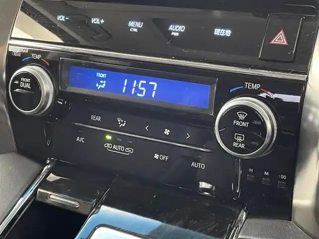 トヨタ ヴェルファイア Z Gエディション 埼玉県 2017(平29)年 6.1万km ホワイトパールクリスタルシャイン 純正10インチSDナビ　/バックカメラ　/ダブルサンルーフ　/両側パワースライドドア/レーダークルーズコントロール　/プリクラッシュセーフティ　/パワーバックドア　/パワーシート　/ステアリングヒーター　/オートブレーキホールド　/オートライト　/アイドリングストップ　/コーナーセンサー　/純正18インチアルミホイール