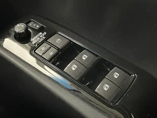 トヨタ ヴェルファイア Z Gエディション 埼玉県 2017(平29)年 6.1万km ホワイトパールクリスタルシャイン 純正10インチSDナビ　/バックカメラ　/ダブルサンルーフ　/両側パワースライドドア/レーダークルーズコントロール　/プリクラッシュセーフティ　/パワーバックドア　/パワーシート　/ステアリングヒーター　/オートブレーキホールド　/オートライト　/アイドリングストップ　/コーナーセンサー　/純正18インチアルミホイール