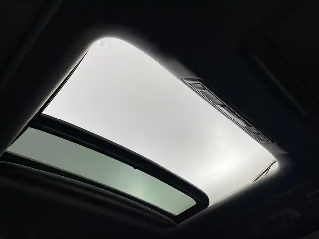 トヨタ ヴェルファイア Z Gエディション 埼玉県 2017(平29)年 6.1万km ホワイトパールクリスタルシャイン 純正10インチSDナビ　/バックカメラ　/ダブルサンルーフ　/両側パワースライドドア/レーダークルーズコントロール　/プリクラッシュセーフティ　/パワーバックドア　/パワーシート　/ステアリングヒーター　/オートブレーキホールド　/オートライト　/アイドリングストップ　/コーナーセンサー　/純正18インチアルミホイール