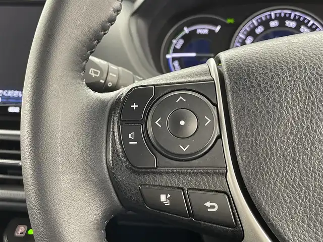 トヨタ エスクァイア ハイブリッド Gi 大分県 2019(令1)年 5.3万km ブラック トヨタセーフティーセンスC/・プリクラッシュセーフティー/・レーンディパーチャーアラート/・オートハイビーム/・インテリジェントクリアランスソナー/純正ナビ/（フルセグ/CD/DVD/Bluetooth）/バックカメラ/フリップダウンモニター/シートヒーター/両側パワースライドドア/前後ドライブレコーダ/ステアリングスイッチ/オートリトラミラー/純正アルミホイール/スマートキープッシュスタート