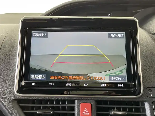 トヨタ エスクァイア ハイブリッド Gi 大分県 2019(令1)年 5.3万km ブラック トヨタセーフティーセンスC/・プリクラッシュセーフティー/・レーンディパーチャーアラート/・オートハイビーム/・インテリジェントクリアランスソナー/純正ナビ/（フルセグ/CD/DVD/Bluetooth）/バックカメラ/フリップダウンモニター/シートヒーター/両側パワースライドドア/前後ドライブレコーダ/ステアリングスイッチ/オートリトラミラー/純正アルミホイール/スマートキープッシュスタート