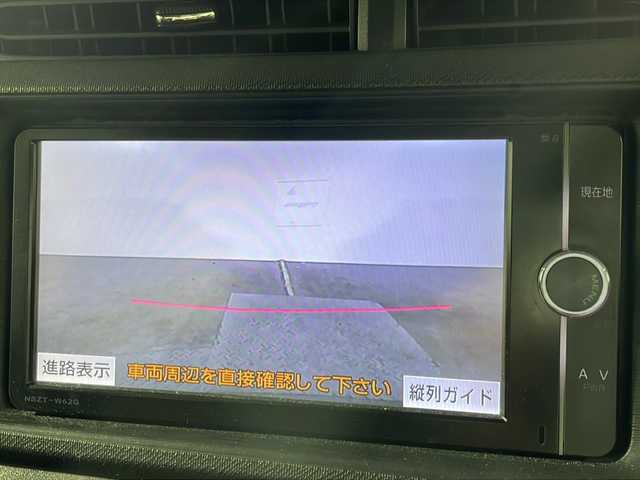 トヨタ アクア G 沖縄県 2012(平24)年 11.7万km シルバーマイカM 禁煙車　/ナビ（ＣＤ／ＴＶ／Ｂｌｕｅｔｏｏｔｈ／ＡＭ／ＦＭ）　/前後方向ドライブレコーダー　/バックカメラ　/ＥＴＣ　/ＵＳＢ充電　/ドアバイザー　/電動格納ミラー　/プッシュスタート　/エアバック　/純正１５インチＡＷ