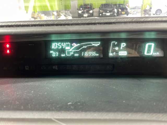 トヨタ アクア G 沖縄県 2012(平24)年 11.7万km シルバーマイカM 禁煙車　/ナビ（ＣＤ／ＴＶ／Ｂｌｕｅｔｏｏｔｈ／ＡＭ／ＦＭ）　/前後方向ドライブレコーダー　/バックカメラ　/ＥＴＣ　/ＵＳＢ充電　/ドアバイザー　/電動格納ミラー　/プッシュスタート　/エアバック　/純正１５インチＡＷ