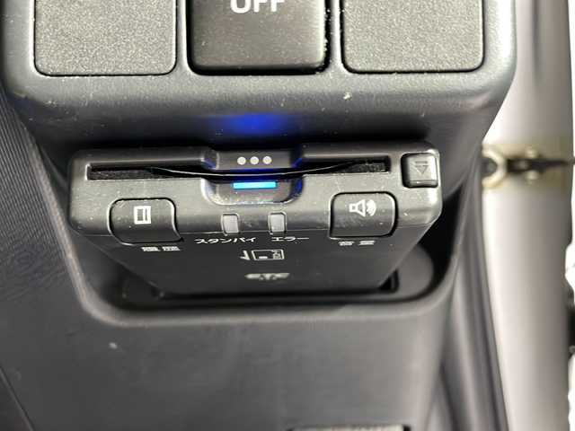 トヨタ アクア G 沖縄県 2012(平24)年 11.7万km シルバーマイカM 禁煙車　/ナビ（ＣＤ／ＴＶ／Ｂｌｕｅｔｏｏｔｈ／ＡＭ／ＦＭ）　/前後方向ドライブレコーダー　/バックカメラ　/ＥＴＣ　/ＵＳＢ充電　/ドアバイザー　/電動格納ミラー　/プッシュスタート　/エアバック　/純正１５インチＡＷ