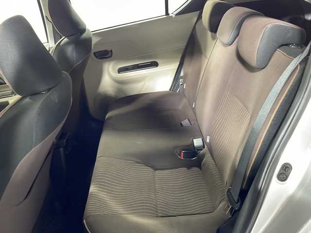 トヨタ アクア G 沖縄県 2012(平24)年 11.7万km シルバーマイカM 禁煙車　/ナビ（ＣＤ／ＴＶ／Ｂｌｕｅｔｏｏｔｈ／ＡＭ／ＦＭ）　/前後方向ドライブレコーダー　/バックカメラ　/ＥＴＣ　/ＵＳＢ充電　/ドアバイザー　/電動格納ミラー　/プッシュスタート　/エアバック　/純正１５インチＡＷ