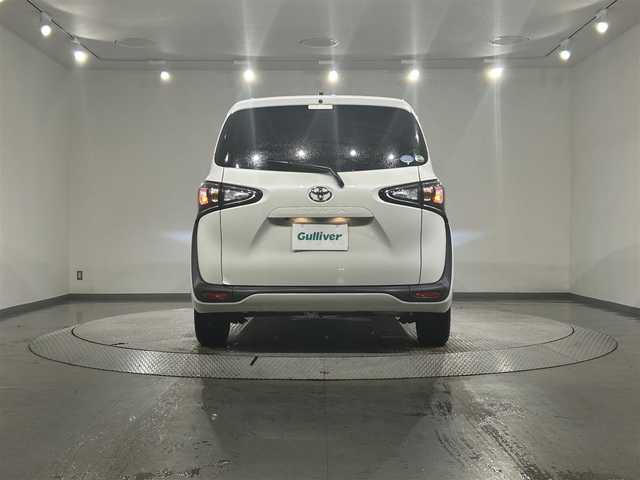 トヨタ シエンタ G 愛知県 2019(平31)年 5.6万km ホワイトパールクリスタルシャイン 純正SDナビ（NSZT-W68T)/・AM/FM/CD/DVD/Bluetooth/・フルセグテレビ/Toyota Safety Sense C/・プリクラッシュセーフティシステム/・レーンディパーチャーアラート/・オートマチックハイビーム/・先行車発進告知/全方位カメラ/両側パワースライド/ステアリングヒーター/快適温熱シート（D席＋N席）/ドライブレコーダー/ETC/オートエアコン/プッシュスタートボタン/スマートキー/純正フロアマット