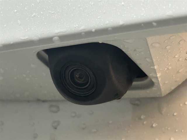 トヨタ シエンタ G 愛知県 2019(平31)年 5.6万km ホワイトパールクリスタルシャイン 純正SDナビ（NSZT-W68T)/・AM/FM/CD/DVD/Bluetooth/・フルセグテレビ/Toyota Safety Sense C/・プリクラッシュセーフティシステム/・レーンディパーチャーアラート/・オートマチックハイビーム/・先行車発進告知/全方位カメラ/両側パワースライド/ステアリングヒーター/快適温熱シート（D席＋N席）/ドライブレコーダー/ETC/オートエアコン/プッシュスタートボタン/スマートキー/純正フロアマット