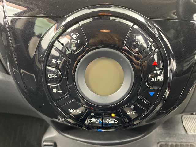 日産 ノート e－パワー X 富山県 2018(平30)年 4.9万km ガーネットレッド 社外ナビ【CN-RE03WD】/(AM/FM/CD/DVD/SD/BT)/フルセグTV/バックカメラ/衝突被害軽減ブレーキ/レーンキープアシスト/オートライト/横滑り防止装置/スマートキー×２/プッシュスタート/ETC/社外14インチAW/純正フロアマット/取扱説明書/保証書