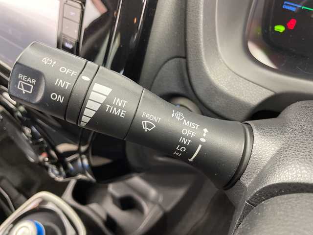 日産 ノート e－パワー X 富山県 2018(平30)年 4.9万km ガーネットレッド 社外ナビ【CN-RE03WD】/(AM/FM/CD/DVD/SD/BT)/フルセグTV/バックカメラ/衝突被害軽減ブレーキ/レーンキープアシスト/オートライト/横滑り防止装置/スマートキー×２/プッシュスタート/ETC/社外14インチAW/純正フロアマット/取扱説明書/保証書