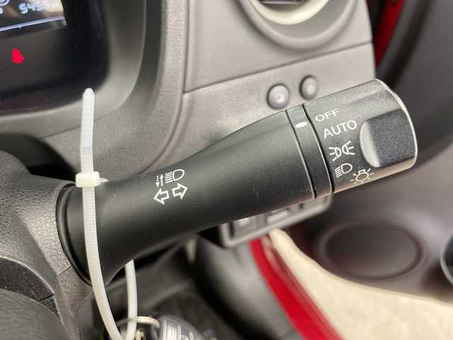 日産 ノート e－パワー X 富山県 2018(平30)年 4.9万km ガーネットレッド 社外ナビ【CN-RE03WD】/(AM/FM/CD/DVD/SD/BT)/フルセグTV/バックカメラ/衝突被害軽減ブレーキ/レーンキープアシスト/オートライト/横滑り防止装置/スマートキー×２/プッシュスタート/ETC/社外14インチAW/純正フロアマット/取扱説明書/保証書